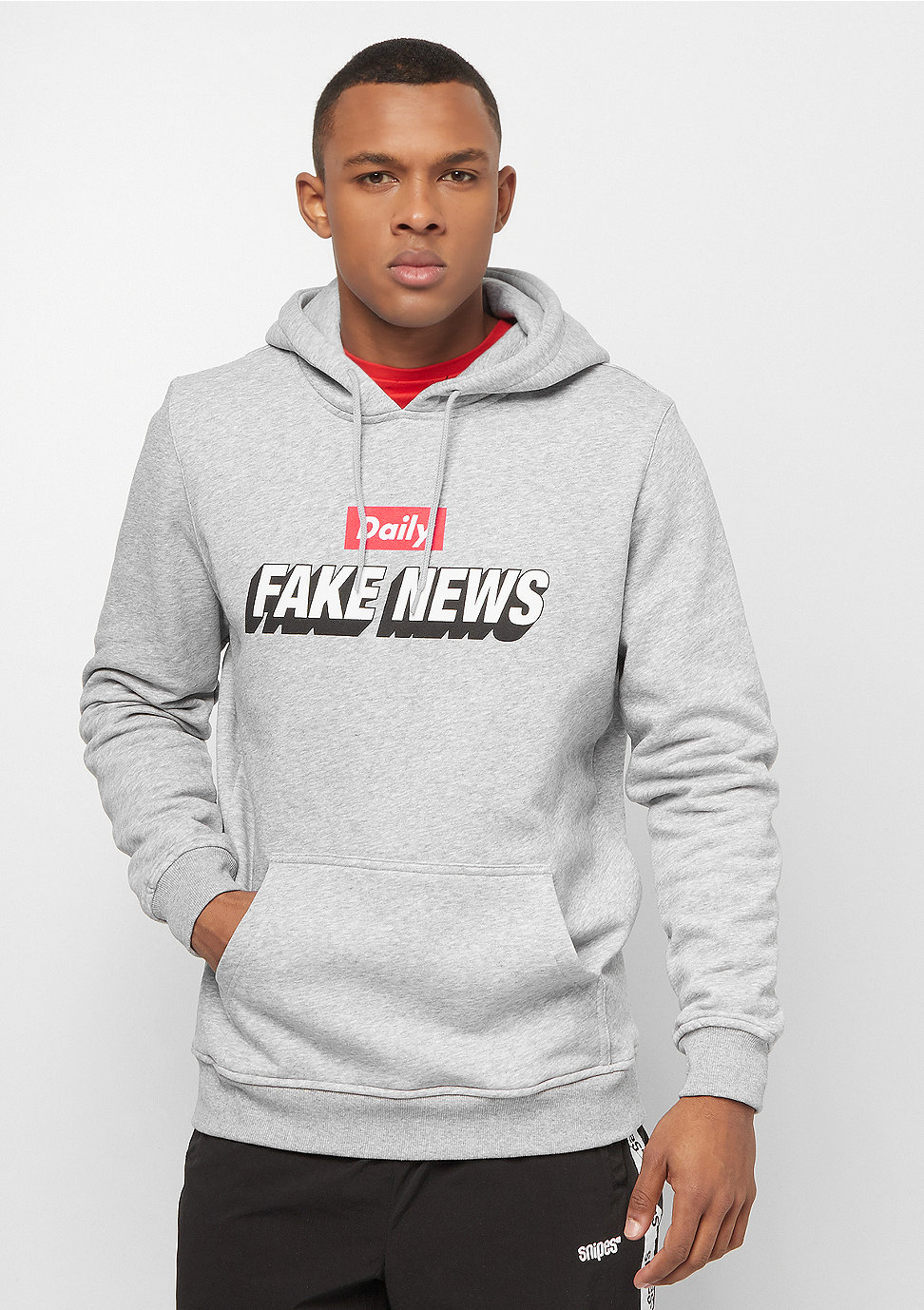 Mister Tee Fake News Hoodie grey bei SNIPES bestellen Mister Tee Push Me white Hoodies bei SNIPES bestellen